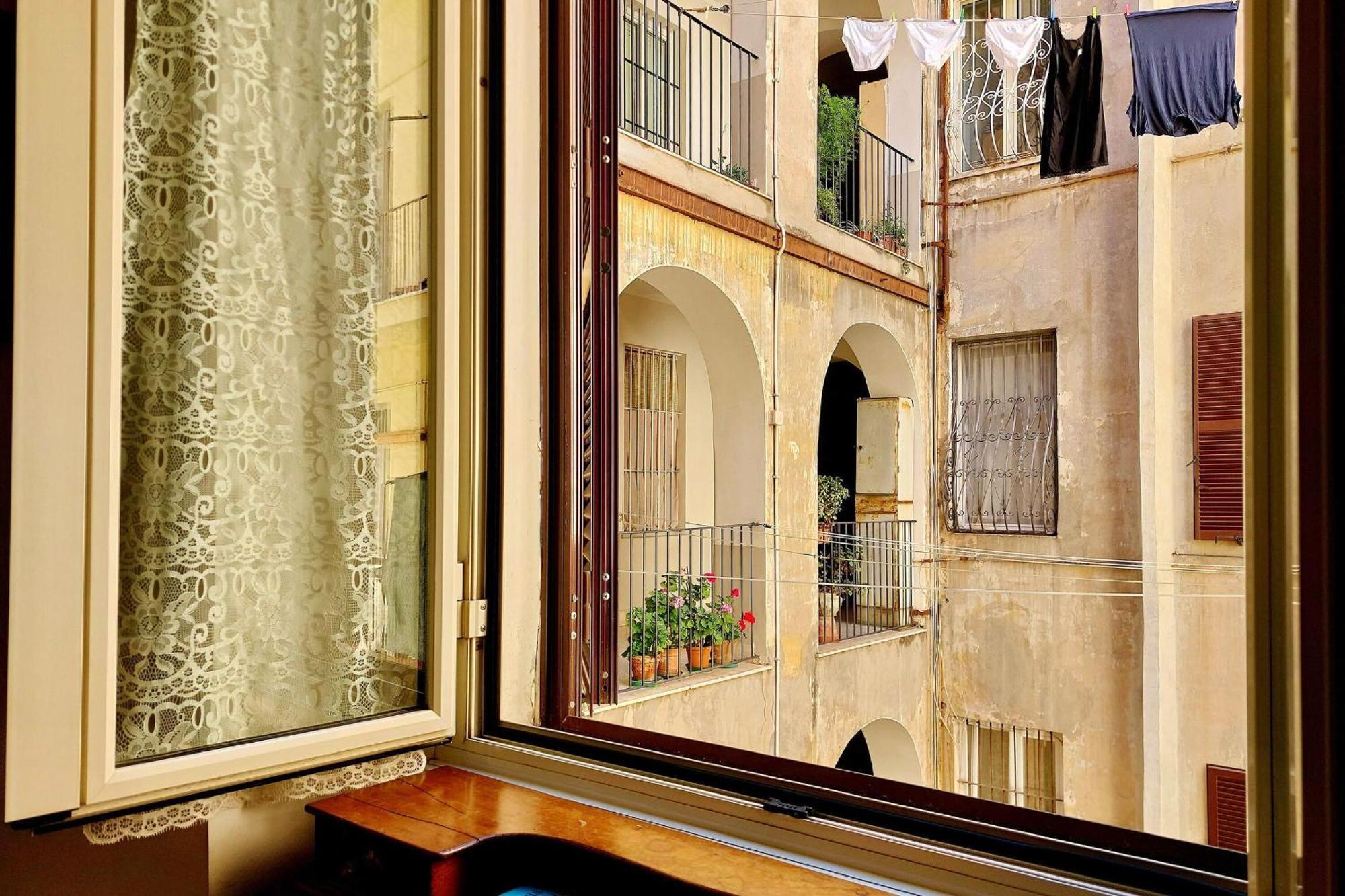 1 Bd With Balcony San Giovanni By Halldis Apartamento Roma